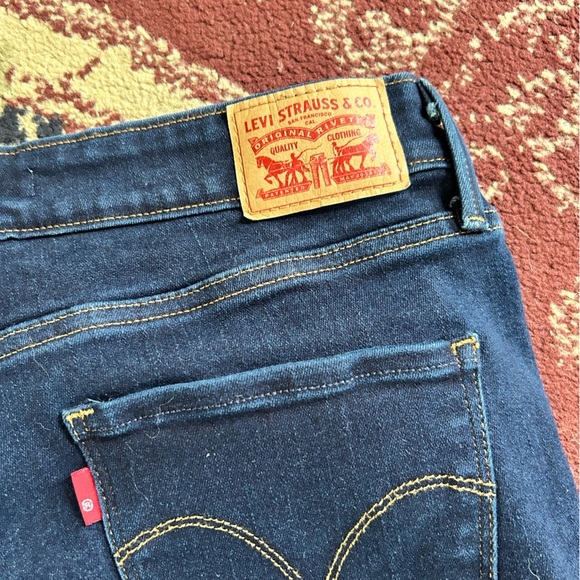 Levi's Women's mid rise size 12 Jeans - new or like new - Picture 6 of 7